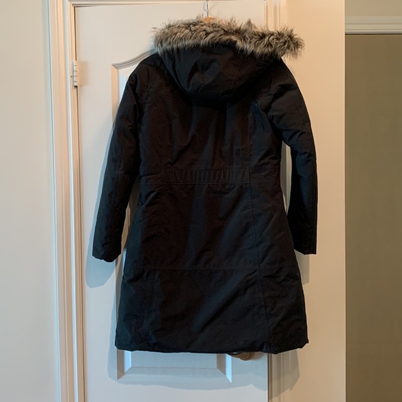 North Face women’s parka with faux fur hood. - Picture 2 of 10